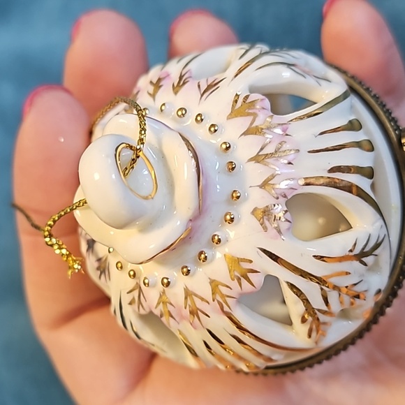 2 beautiful original Seagull Studio ornaments ,new with tag, trinket box,Christm - Picture 10 of 12